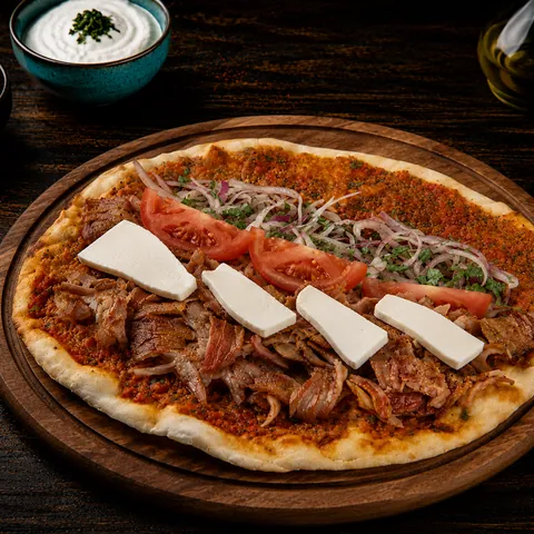 Lahmacun with Döner