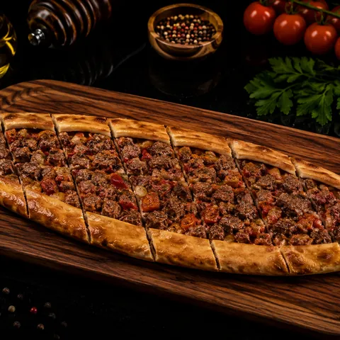 Pide with Diced Meat